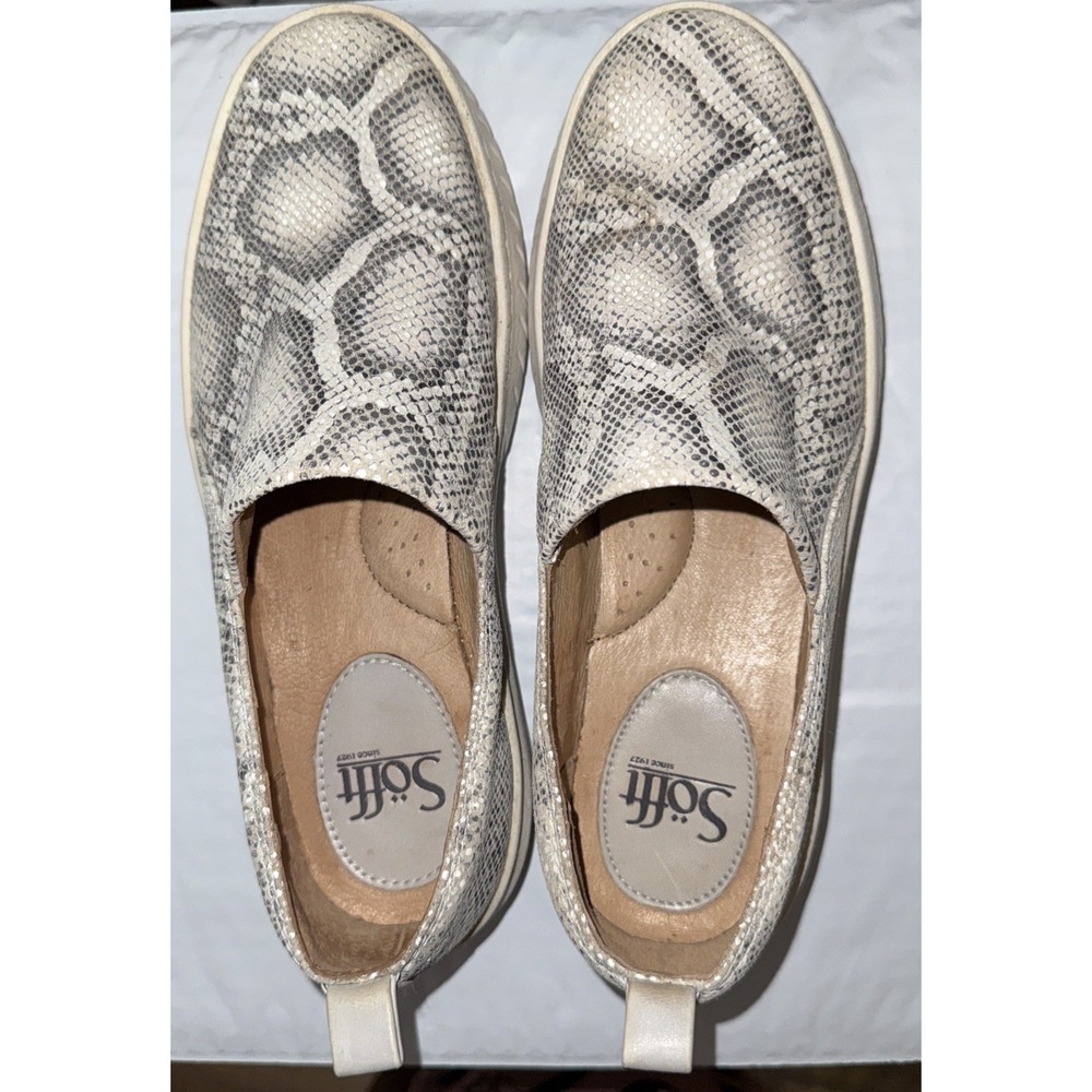 Sofft Womens Slip On Sneakers Size 8  Gray‎ Snake Print Leather  Comfort